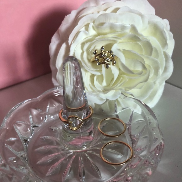 🎉HP 5/13!🎉CLEARANCE!! Midi Rings 💕Heart Knuckle - Picture 5 of 6